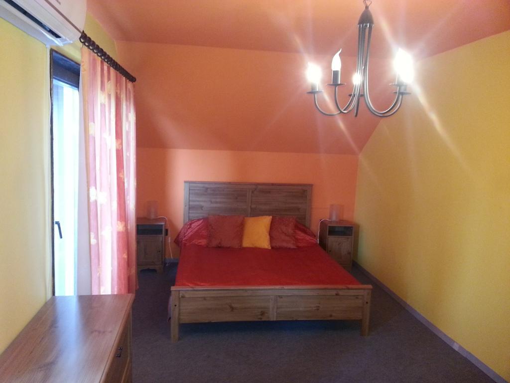 Nádor Apartman Balatonlelle Quarto foto